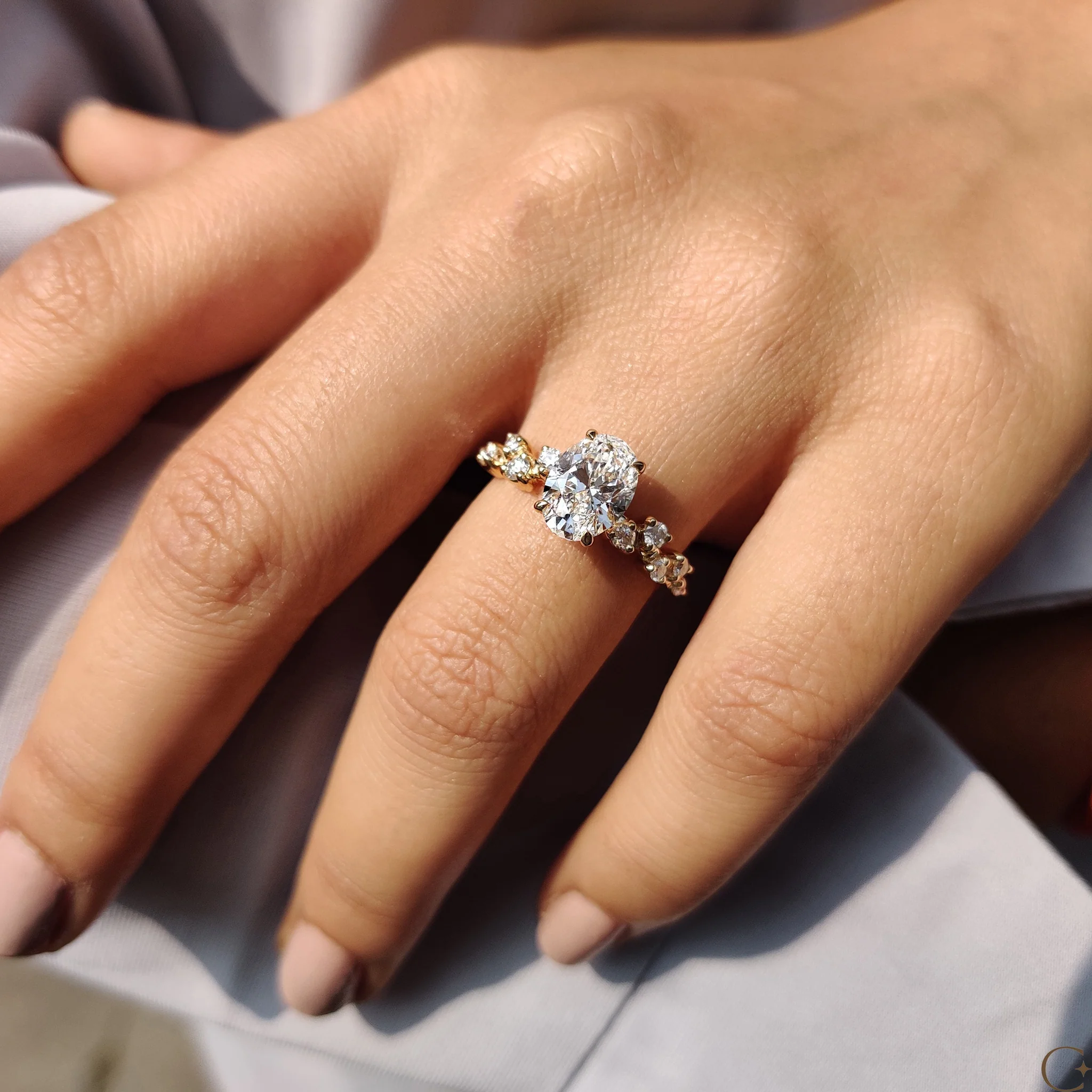 Oval Shape Engagement Ring with Zig Zag Band in Gold - Image 5