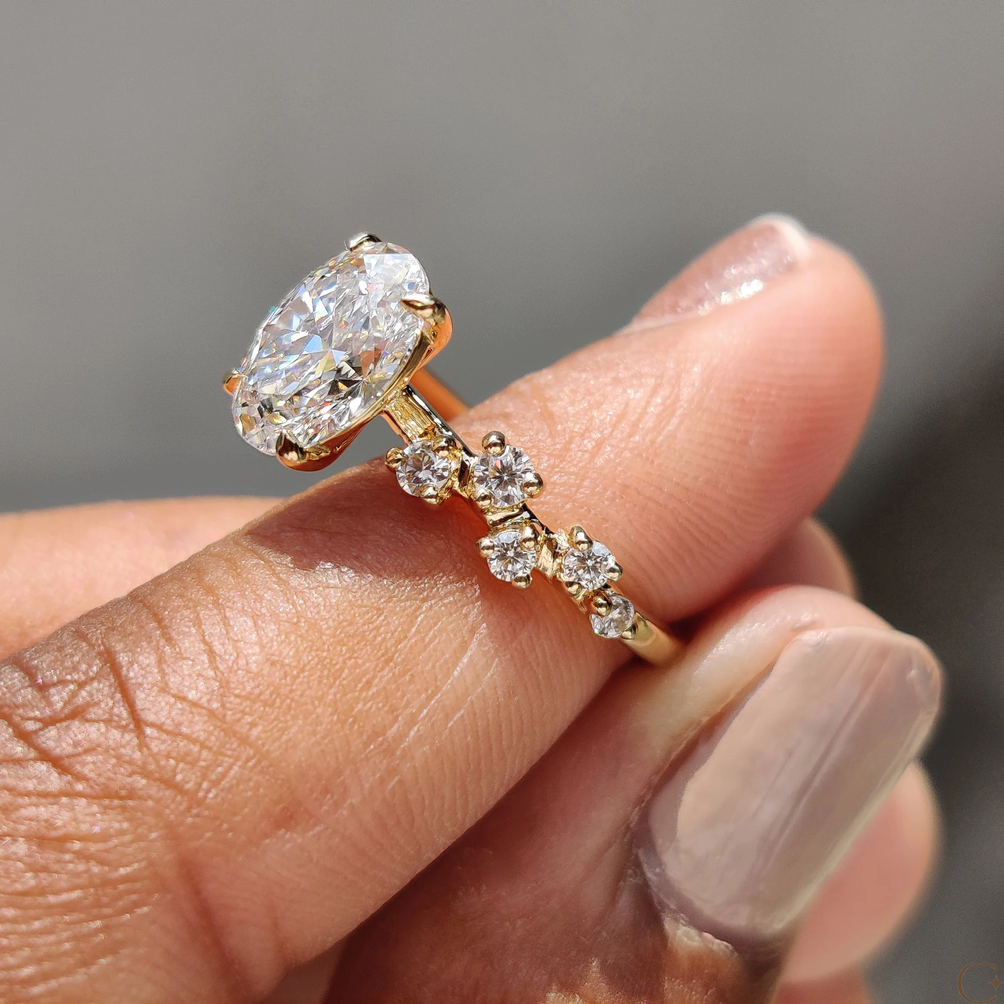 Oval Shape Engagement Ring with Zig Zag Band in Gold - Image 7