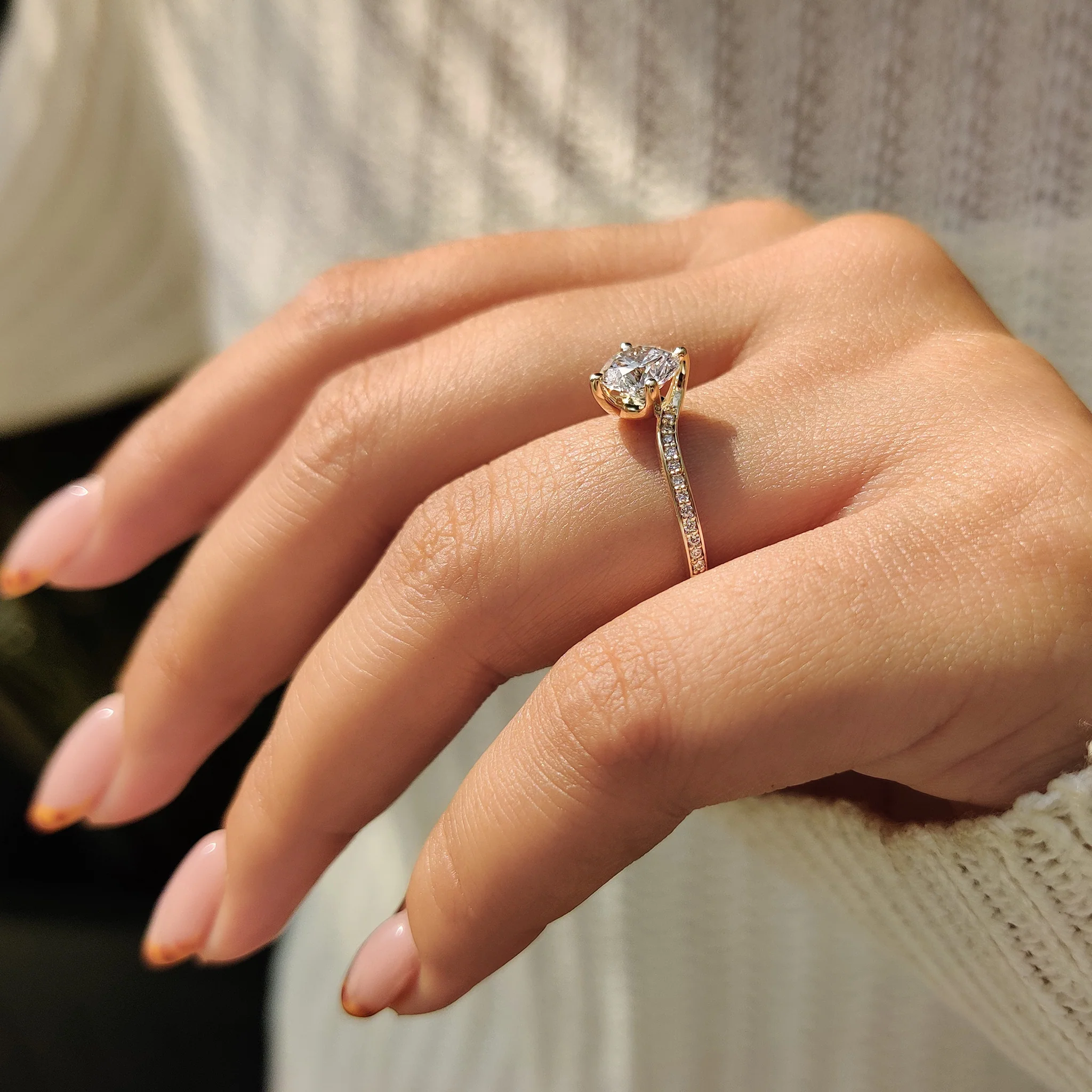 Round Diamond Bypass Ring Setting In Pave Style - Image 6