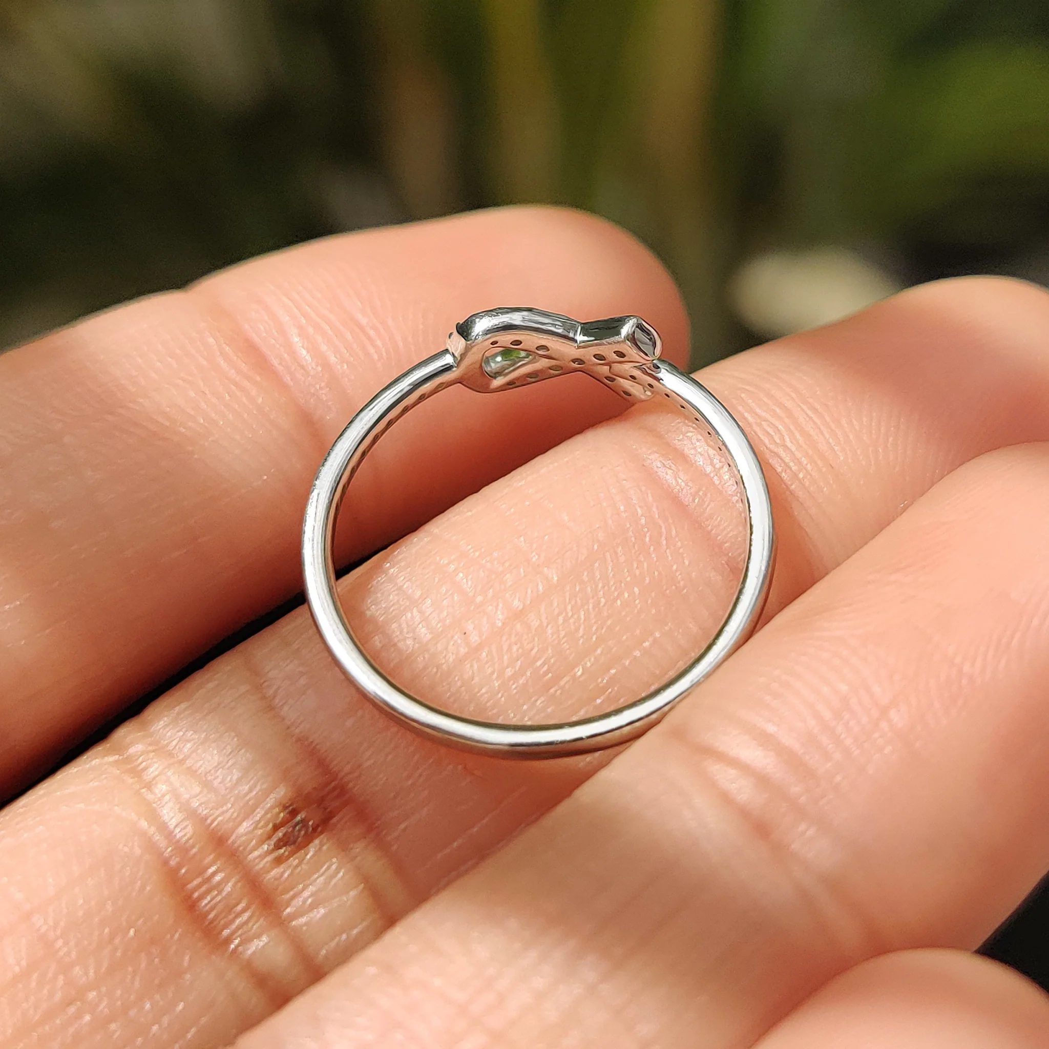 Round Diamond Ribbon Ring In Half Eternity Style - Image 8