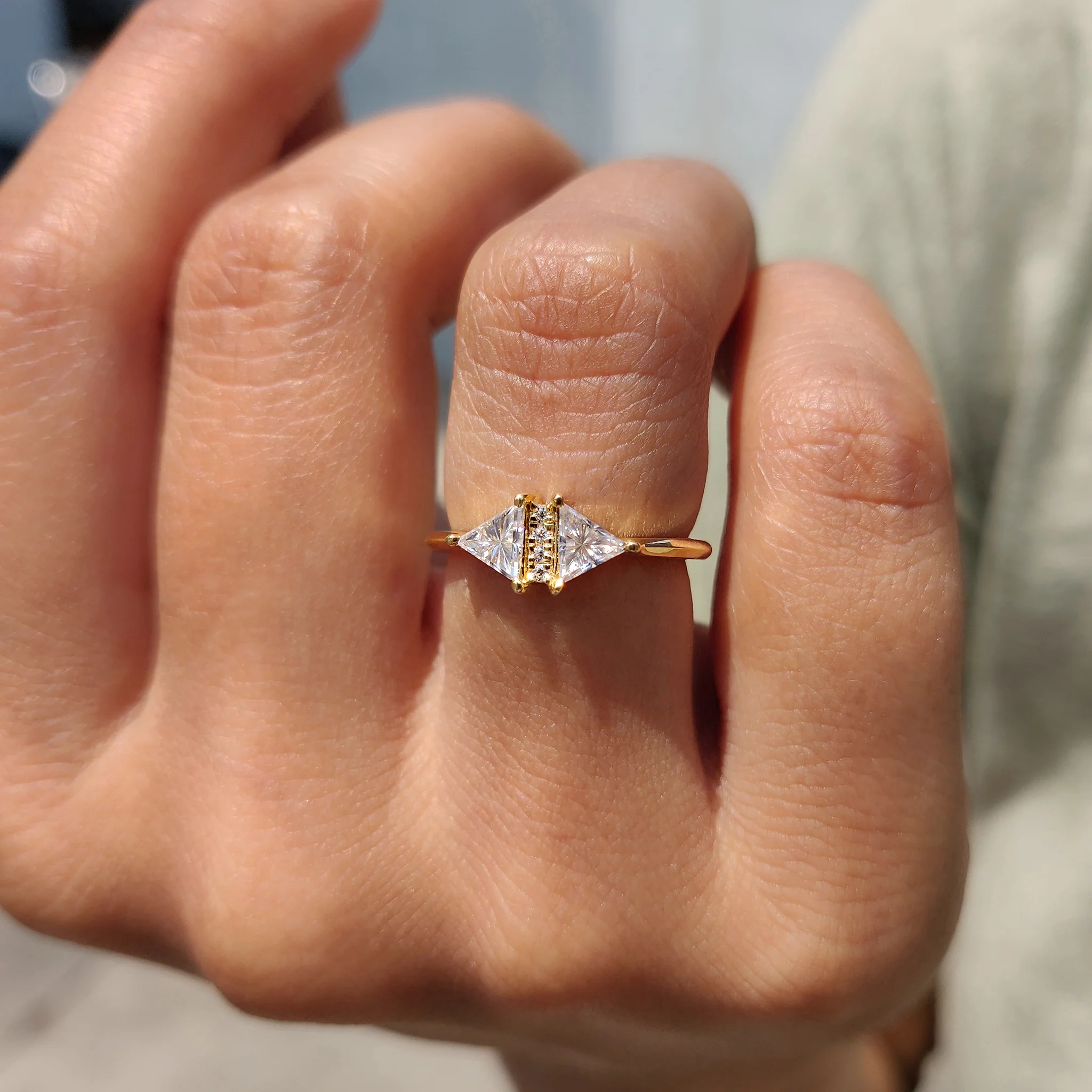 Triangle Cut Vintage Gold Ring - Image 6