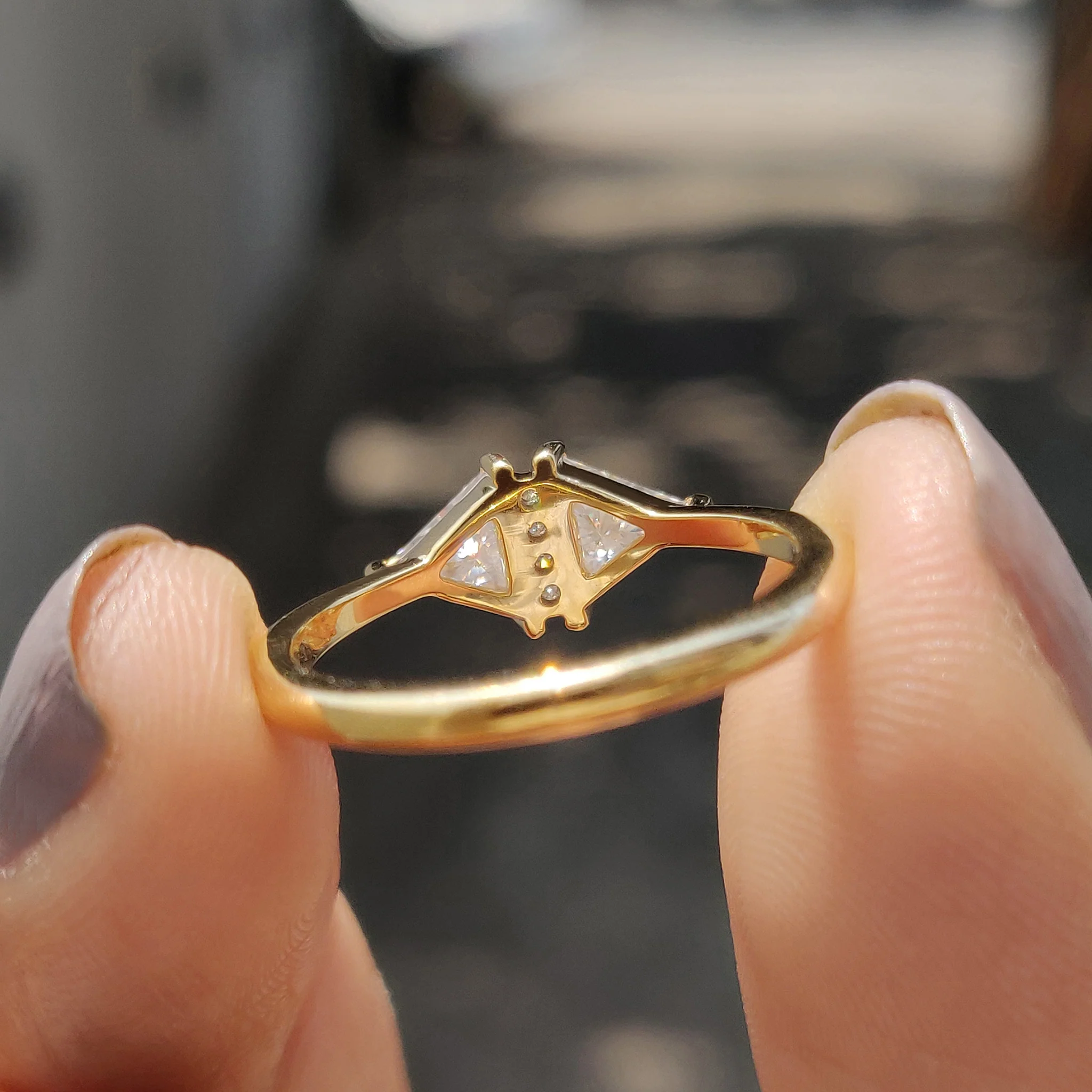 Triangle Cut Vintage Gold Ring - Image 9