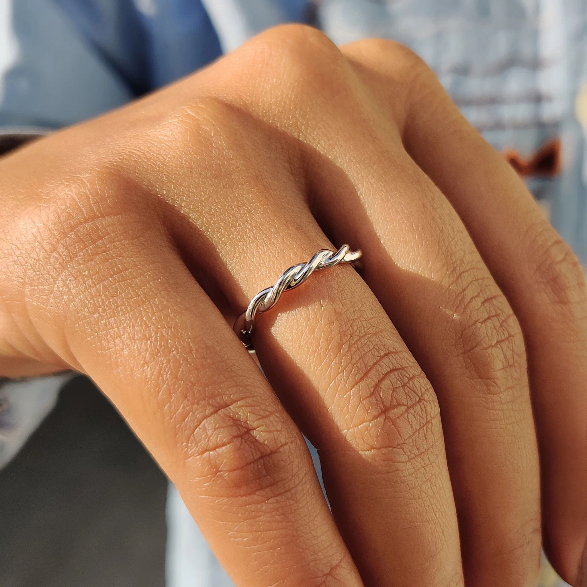 Twisted Wedding Band Featuring Simple Style - Image 4