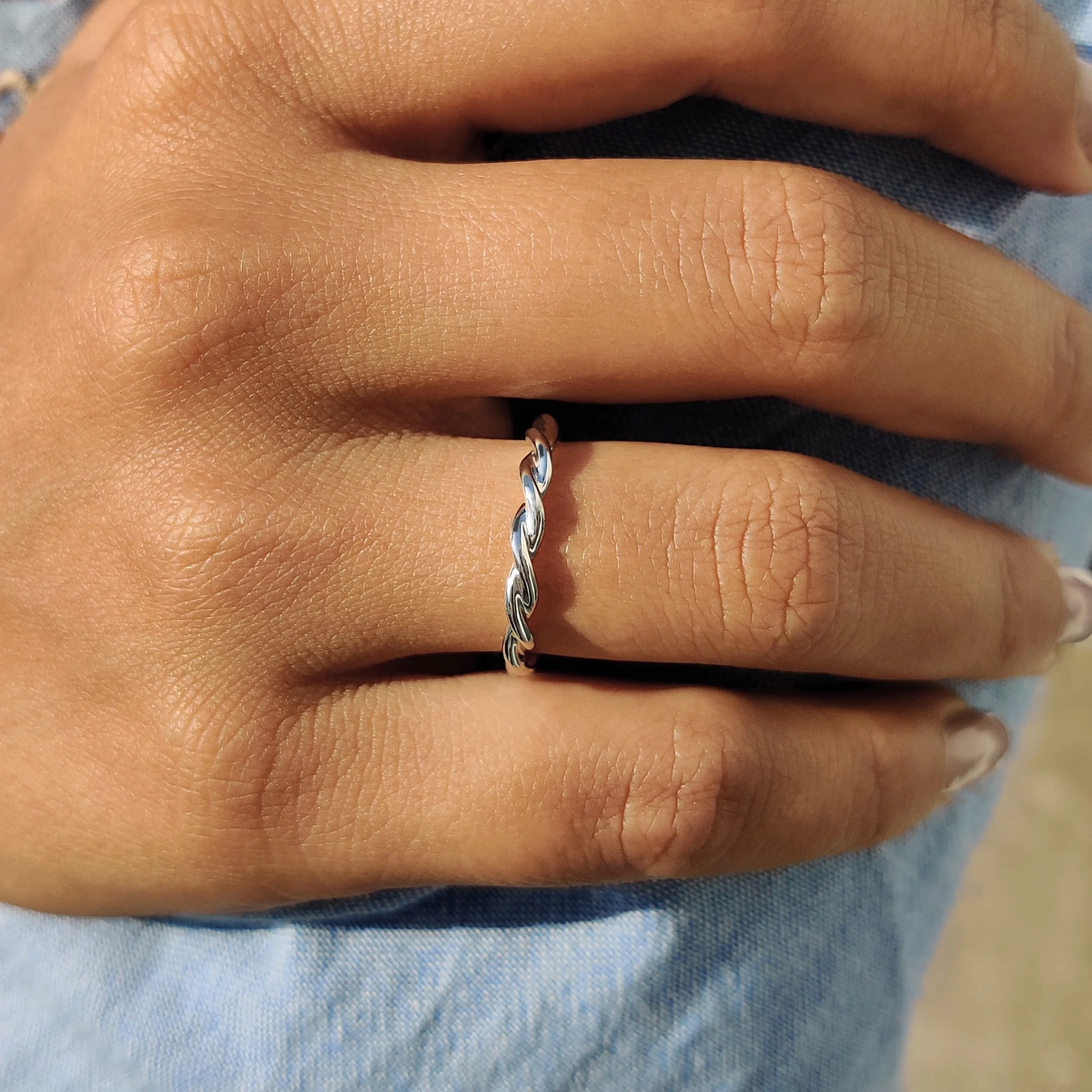 Twisted Wedding Band Featuring Simple Style - Image 8