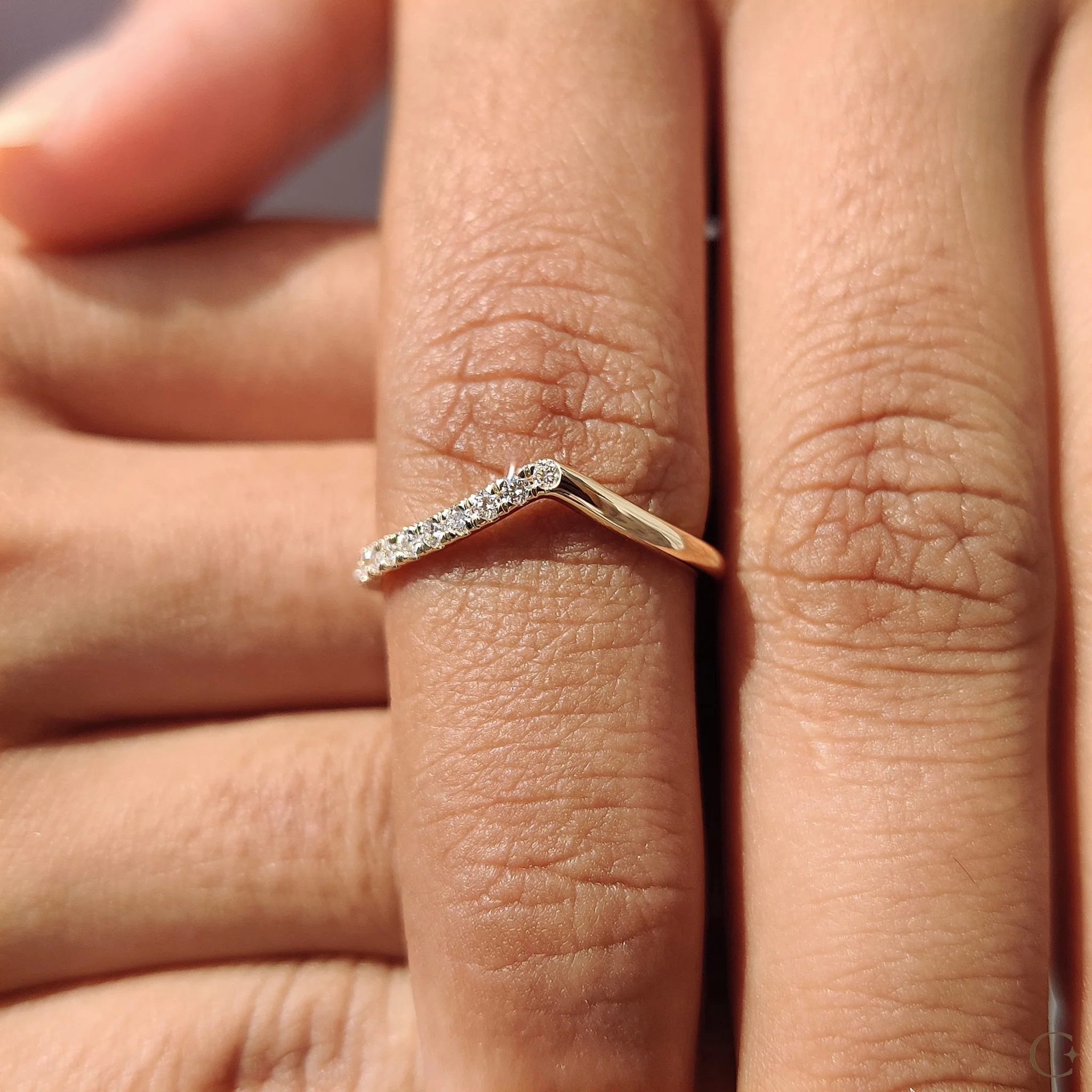 V Shaped Wedding Band with Classic Round Diamond - Image 5